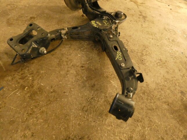 Citroen Dispatch Drivers Offside Rear Wheel Hub 1.5HDI 2021 - Chrispin ...