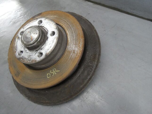 Vauxhall Vivaro Drivers Offside Rear Wheel Hub 1.6CDTI 2016 - Chrispin ...