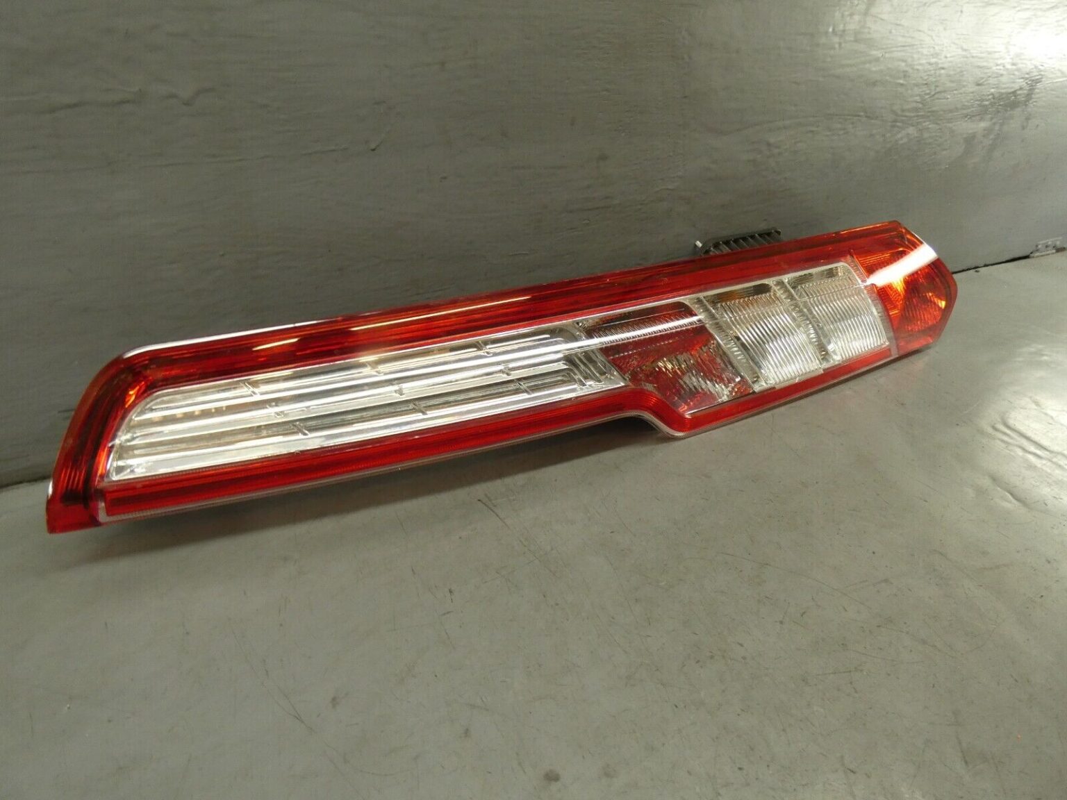 Ford Transit Custom Drivers Offside Rear Tail Light 2.0TDCI 2022 ...