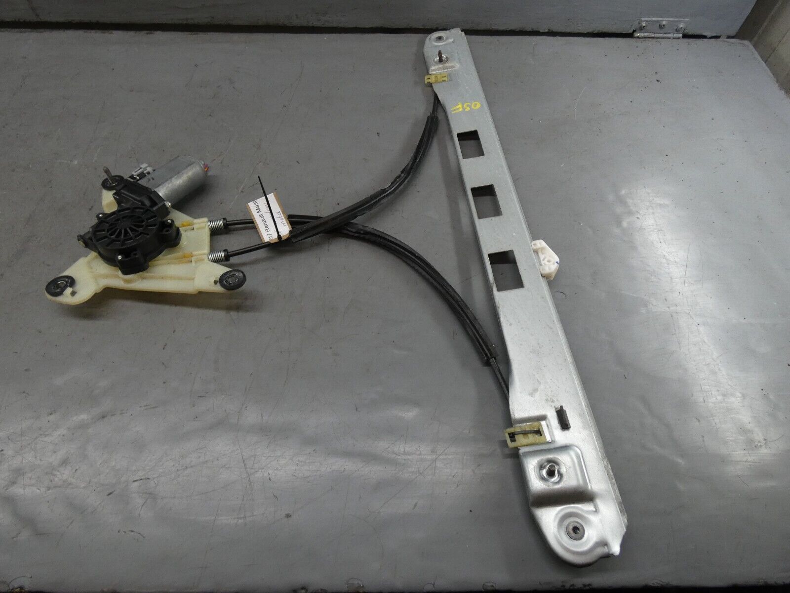 Renault Master Drivers Offside Front Window Motor 2.3DCI 2017  