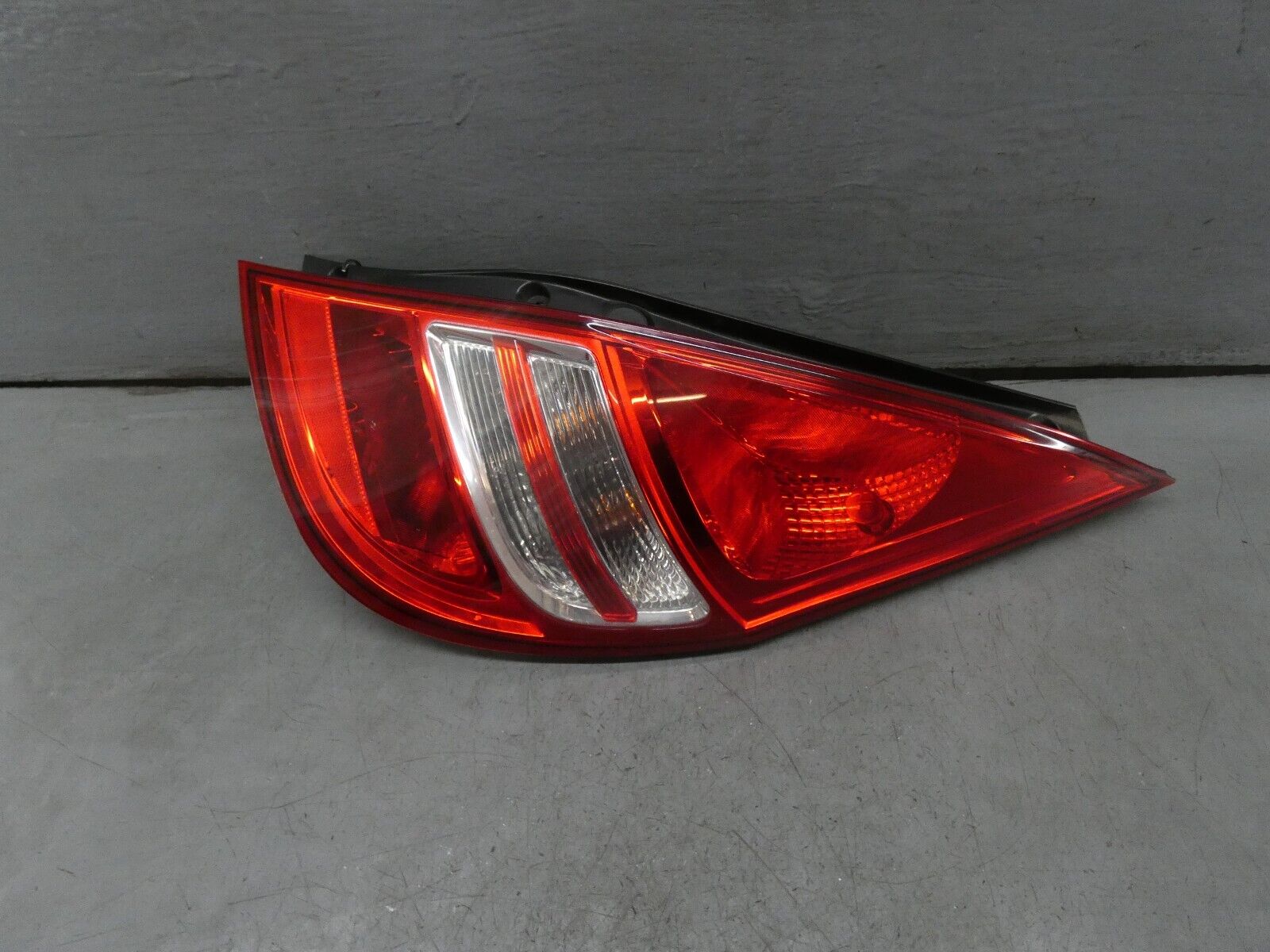 Hyundai i30 Drivers Offside Rear Tail Light 5dr 1.4 16v 2011 - 92402 ...