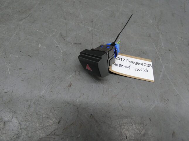 Peugeot 208 Hazard Warning Light Switch 1.6HDI 5dr 2017 - Chrispin's ...