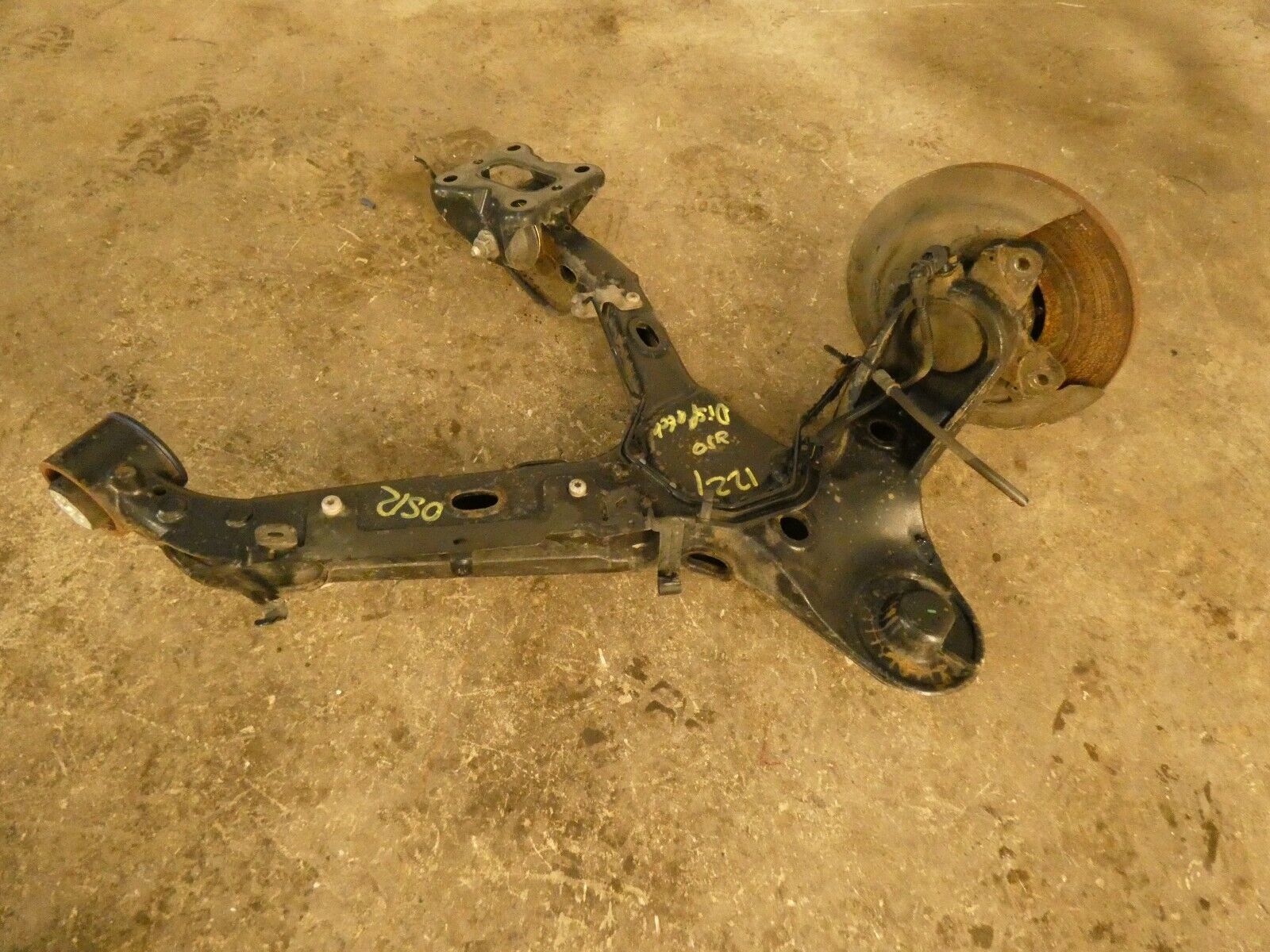 Citroen Dispatch Drivers Offside Rear Wheel Hub 1.5HDI 2021 - Chrispin ...