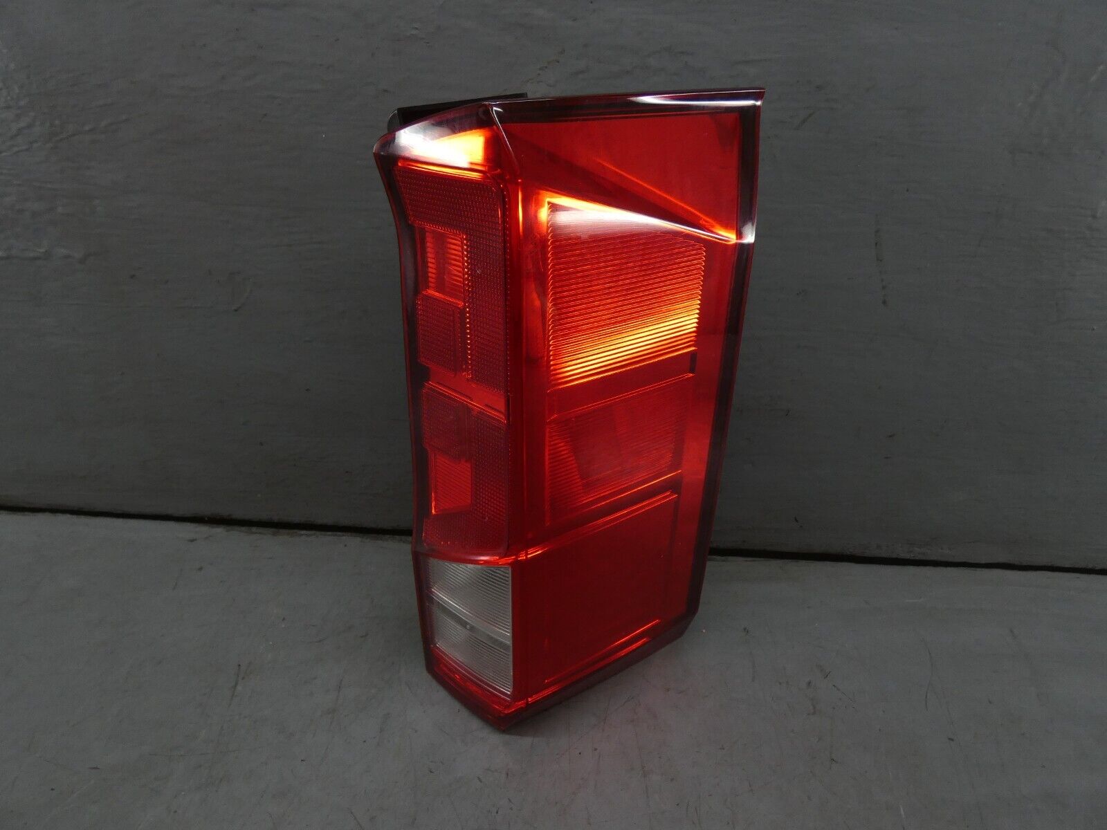 MAN TGE Drivers Offside Rear Tail Light 2.0TDI 2019 - 7C0945096J ...