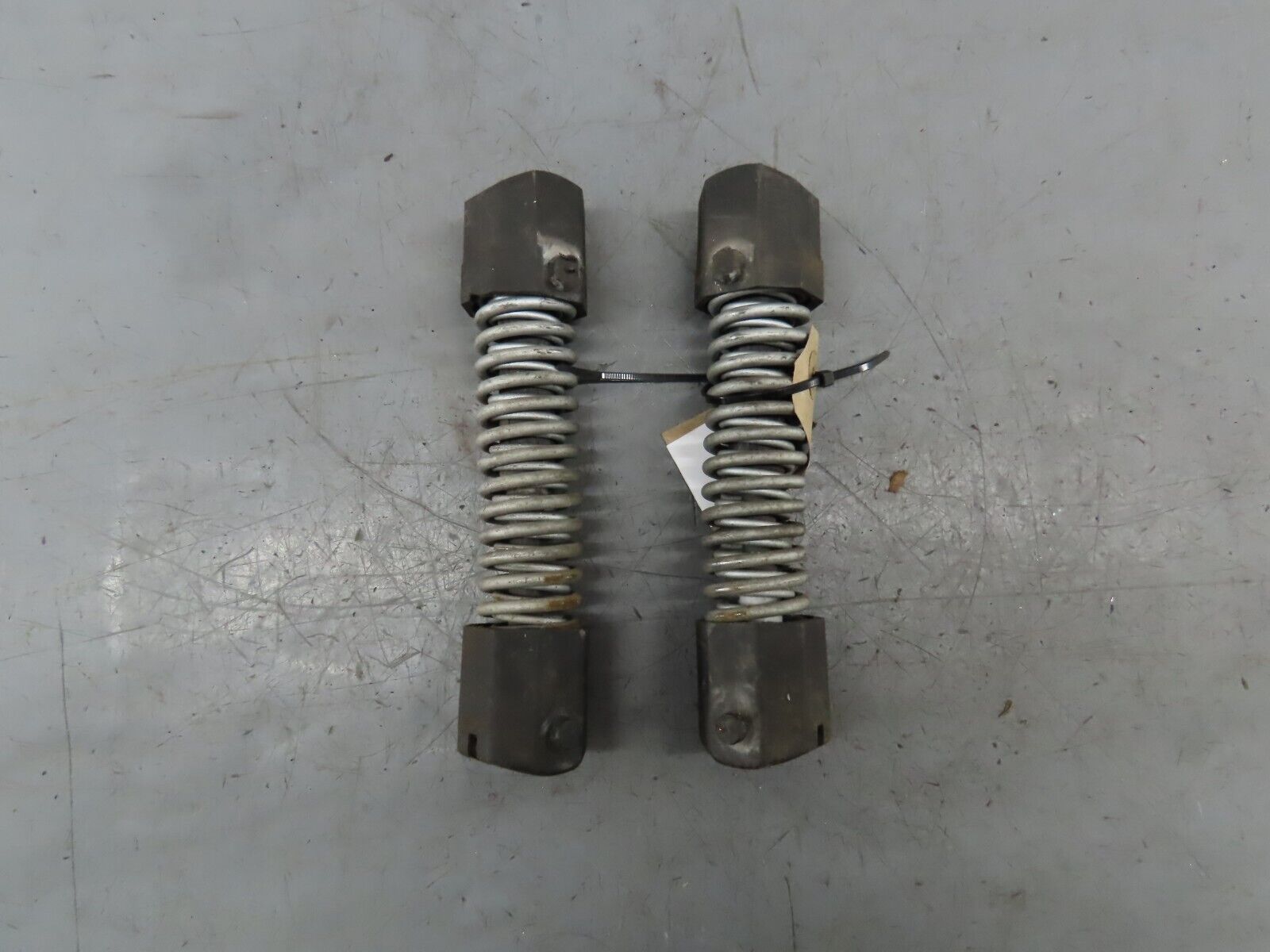 Iveco Daily Bonnet Spring Springs 2.3D 2017 (PAIR) - Chrispin's Used ...